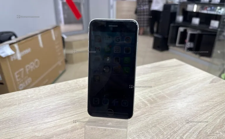 Apple iPhone SE 2020 64Gb.