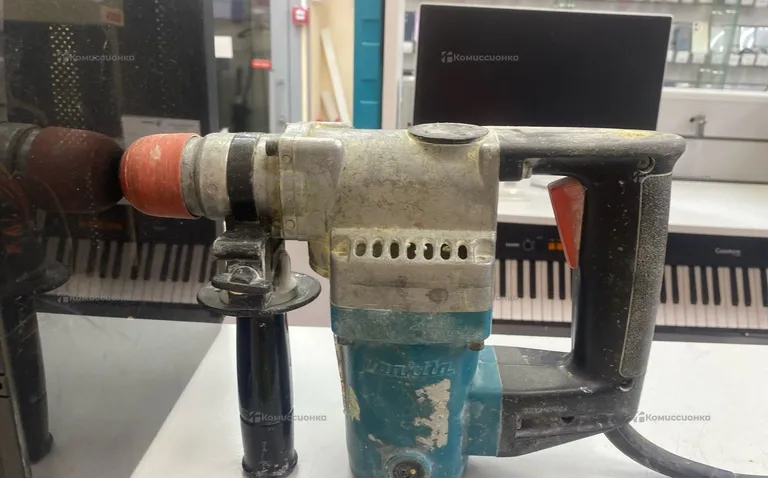 Перфоратор Makita HR 2010