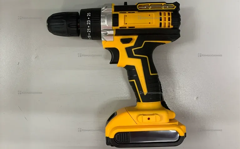 шуруповерт с набором Dewalt реп.