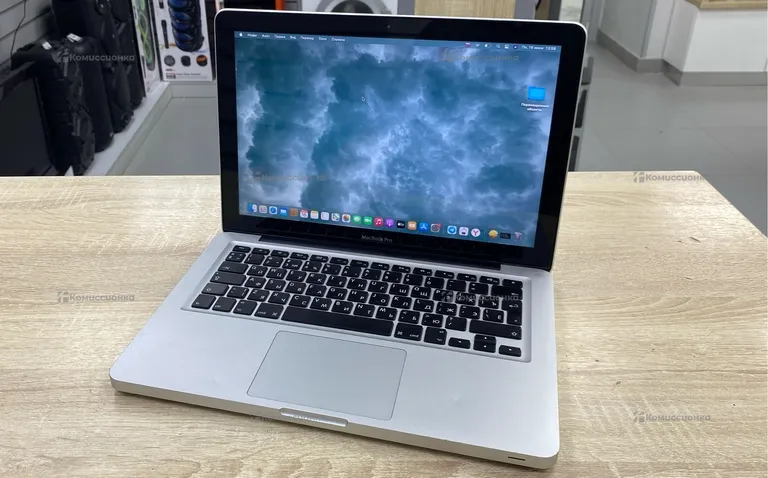 Ноутбук  Apple MacBook Pro 13 2010