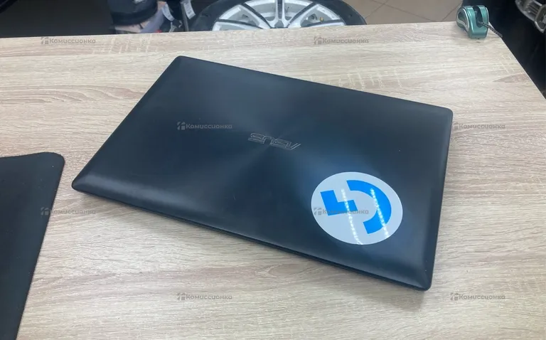 Ноутбук ASUS F553M