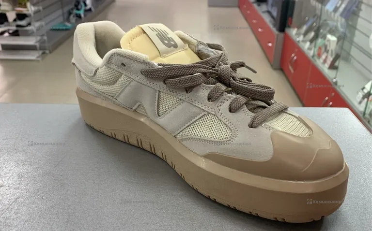 New balance ct302wb