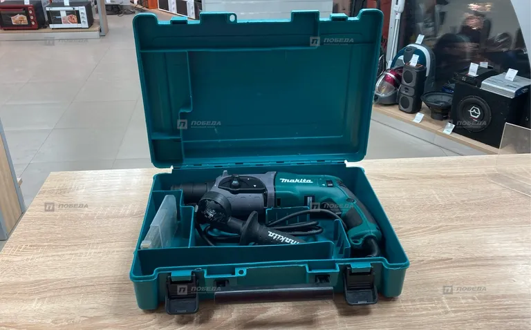 Перфоратор Makita HR 2470