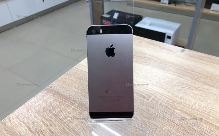 Apple iPhone 5S 16 ГБ