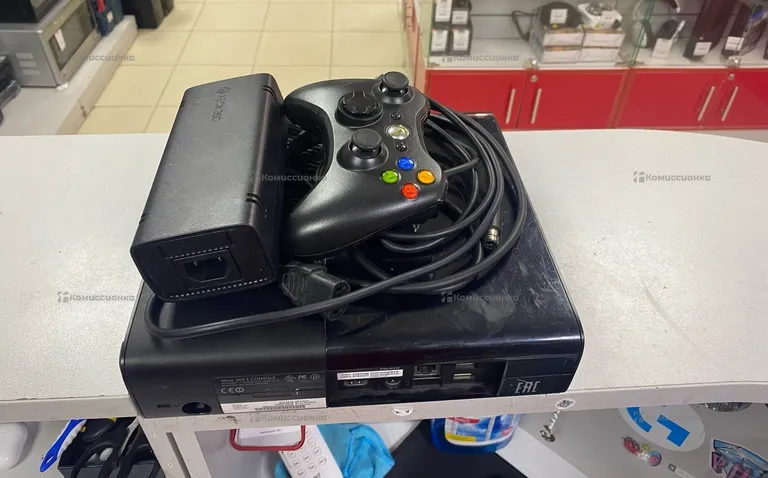 Приставка Xbox 360 E 500GB
