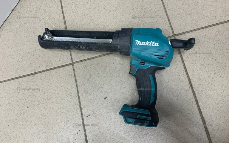 Аккумуляторный пистолет Makita DCG180Z
