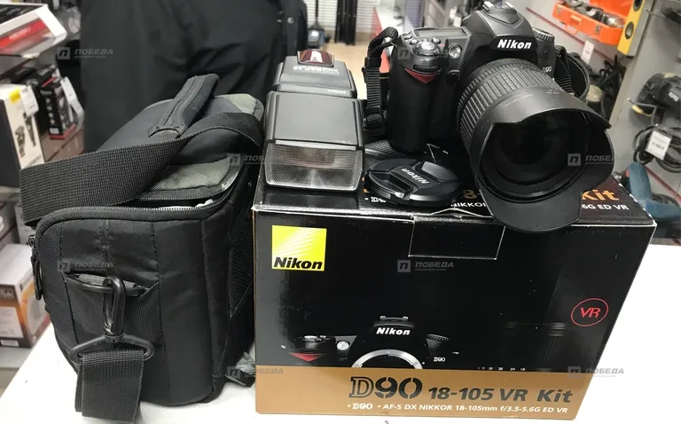 Фотоаппарат Nikon D90 18-105 VR KIT