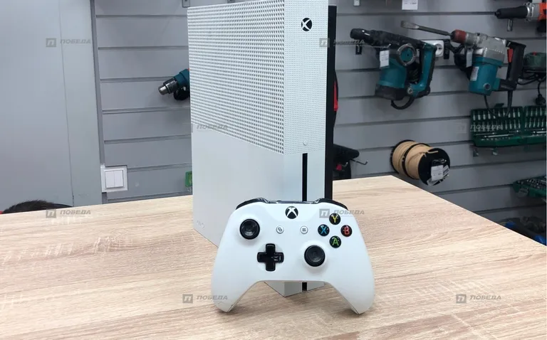 Xbox One S 500 ГБ