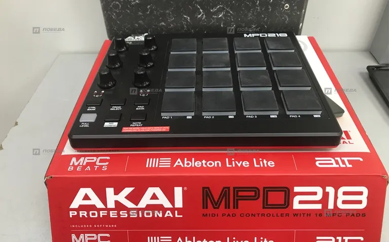 Оборудование для битов AKAI PRO MPD218