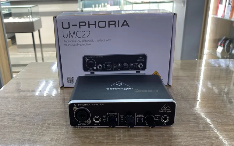 Внешняя звуковая карта BEHRINGER UMC22