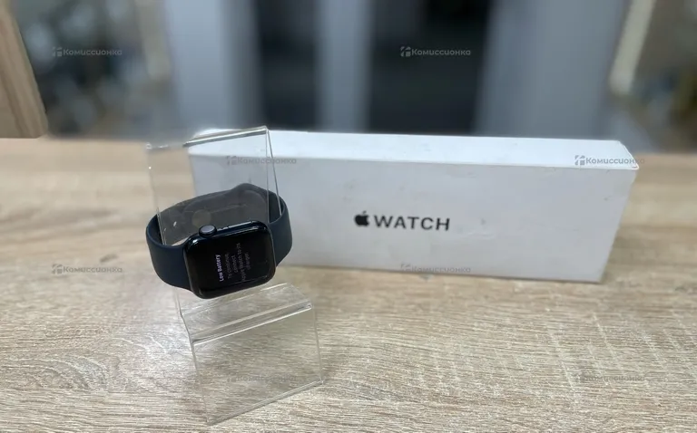 Часы  Apple Watch SE 2023