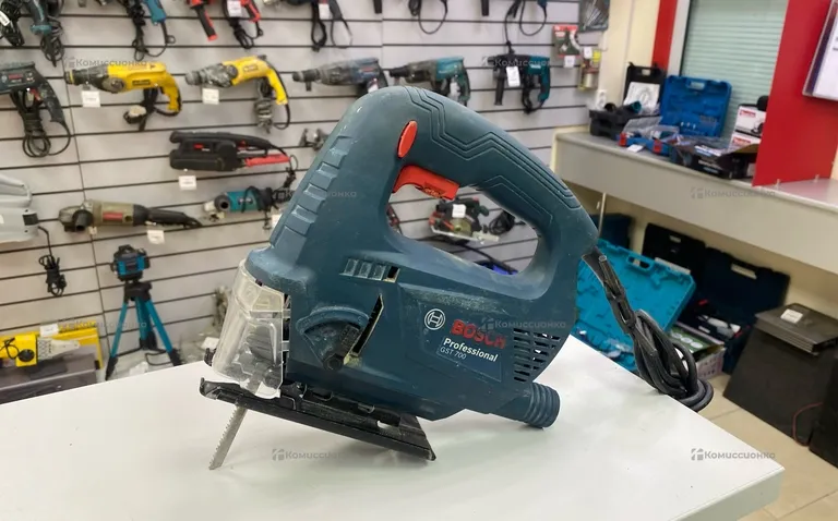 Электрический лобзик Bosch GST 700