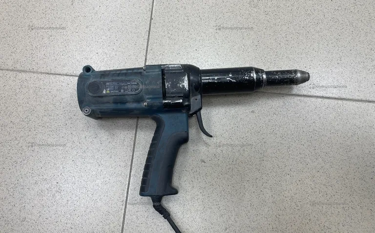 заклепочник Tac500