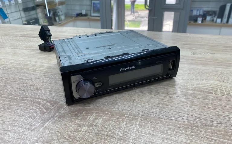 Автомагнитола  pioneer mvh-x580bt