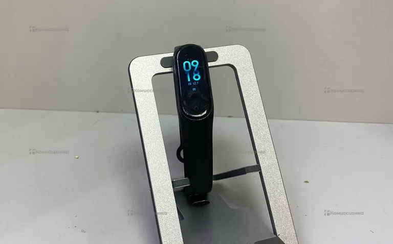 Часы  Mi Band 4