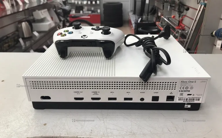 Приставка Xbox One S 1Tb