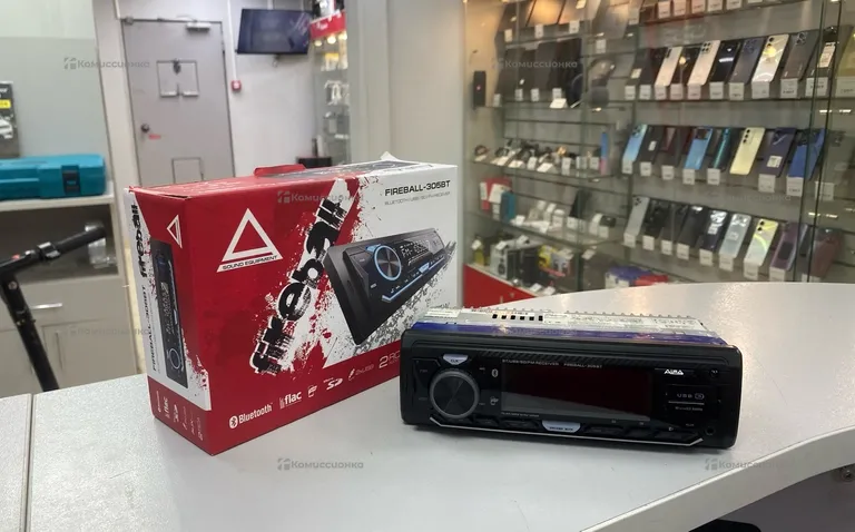 Автомагнитола  aura fireball-305bt