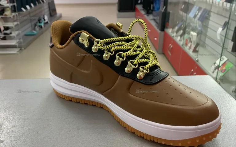 Nike DuckBoot 43