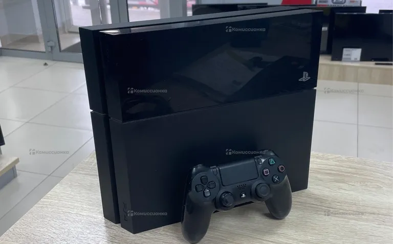 Приставка PS4. PlayStation 4 FAT 500GB