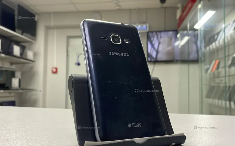 Samsung Galaxy J1 (2016) SM-J120F/DS 1/8 ГБ