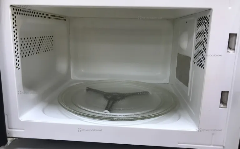 Микроволновая печь Hotpoint Aristoton