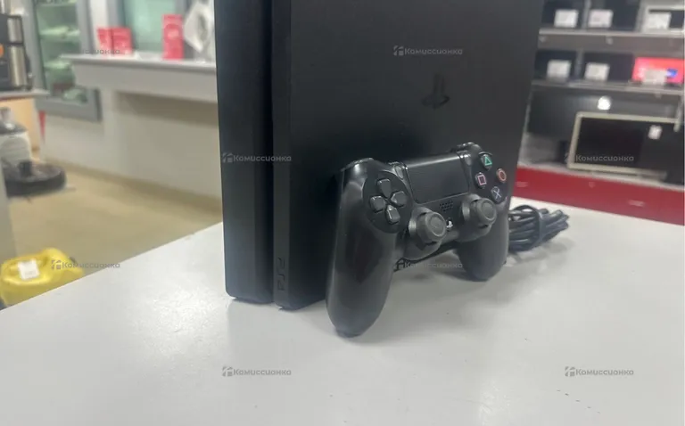 Приставка PS4. 500 ГБ.