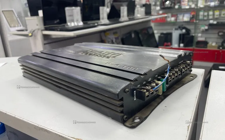 Усилитель  MOMO P-4.100