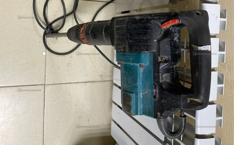 Отбойный молоток makita HM1202C