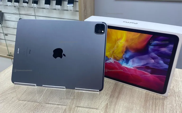 Планшет Apple iPad Pro (11-дюймовый) (2-поколения)