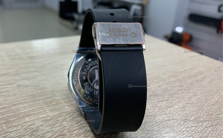 Часы  HUBLOT