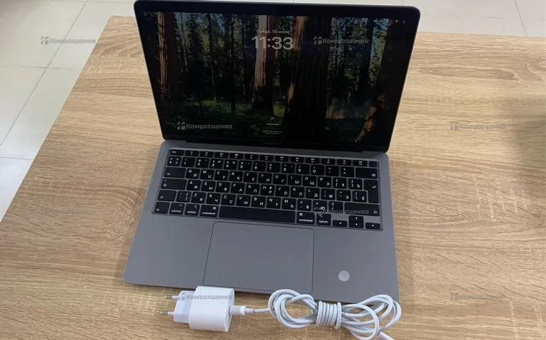 Ноутбук  MacBook AIR 2020 i5
