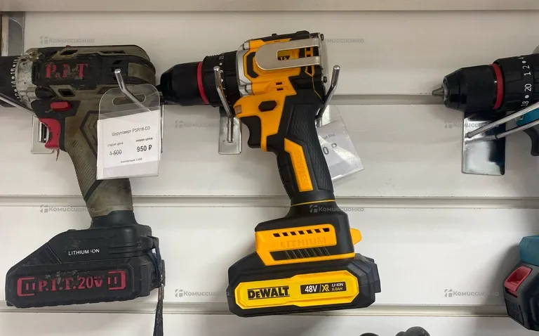 Шуруповерт DeWalt б/щ