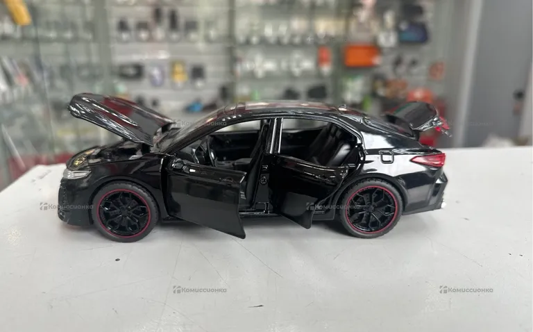 Машинка Toyota