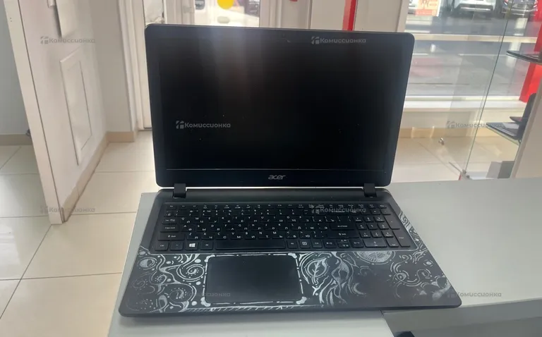Ноутбук  aser aspire es1
