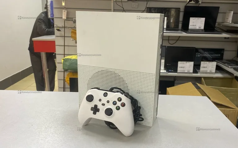 Приставка Xbox One S 500 ГБ