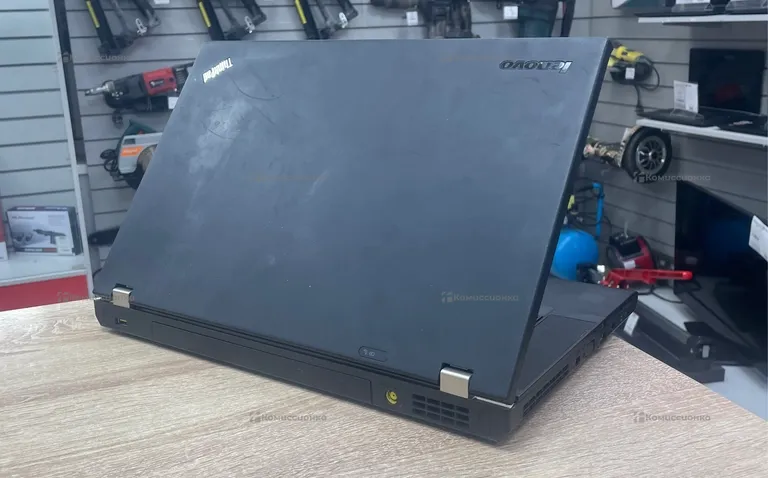 Ноутбук  Lenovo  T530
