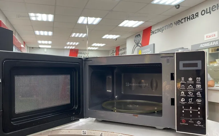 Микроволновая печь  Midea  EG820CXX