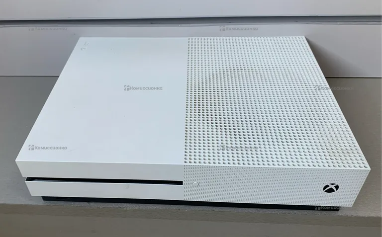 Приставка Xbox one s 500