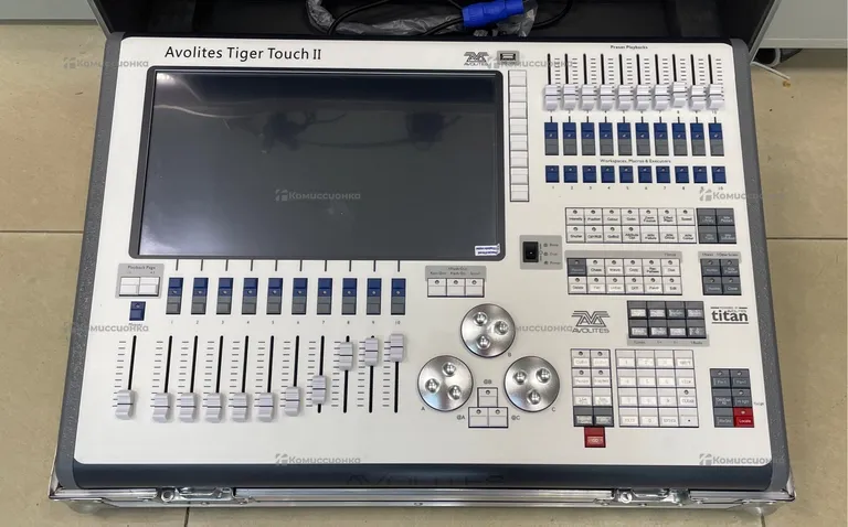 Пульт управления светом Avolites Tiger Touch II