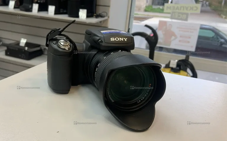 Фотоаппарат  Sony DSC-R1