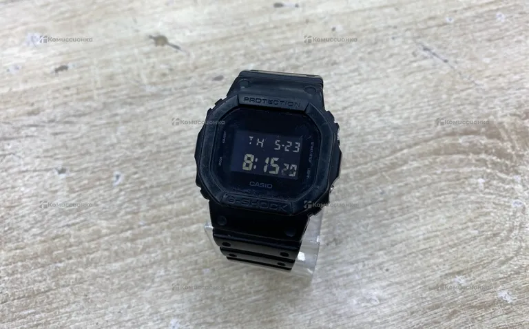 Часы  Casio DW-5600BB