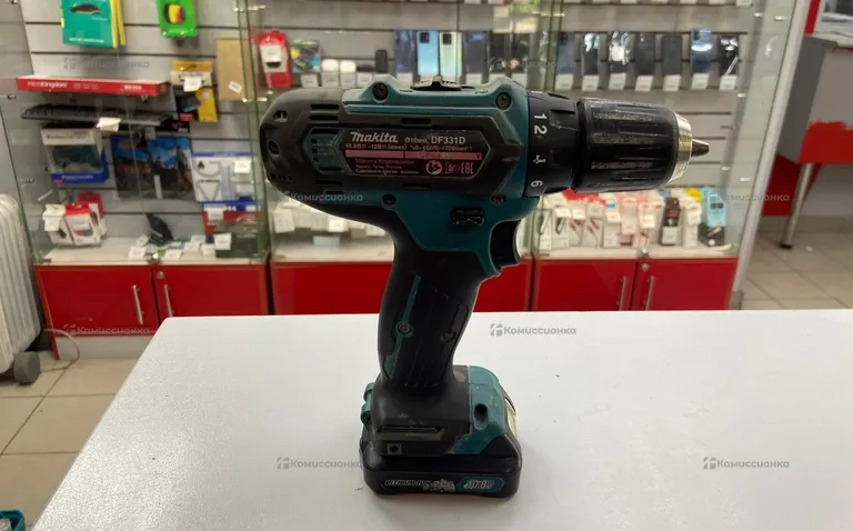 Шуруповерт Makita df331d