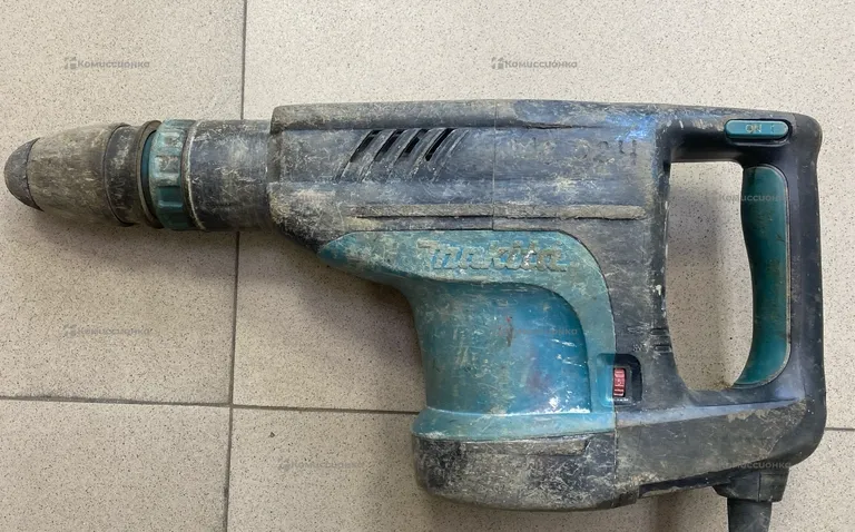Отбойный молотов Makita HM 1203 C