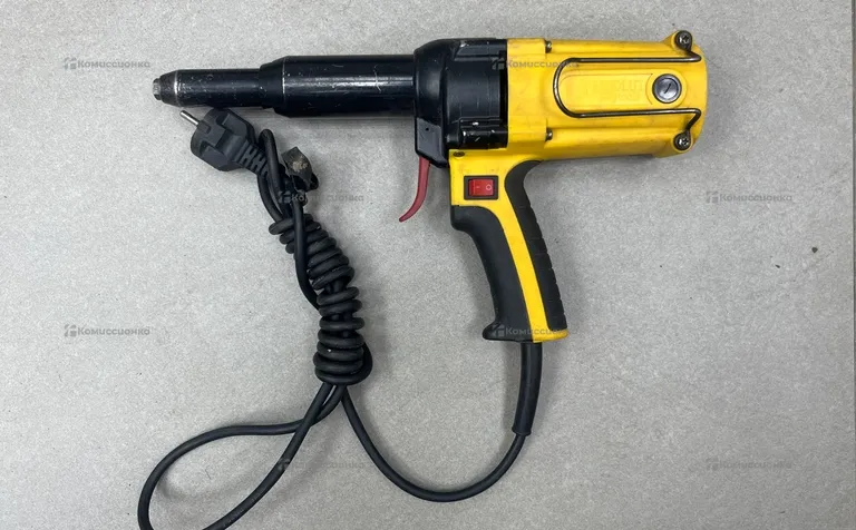 Заклепочник Absolut skytools  SK1006