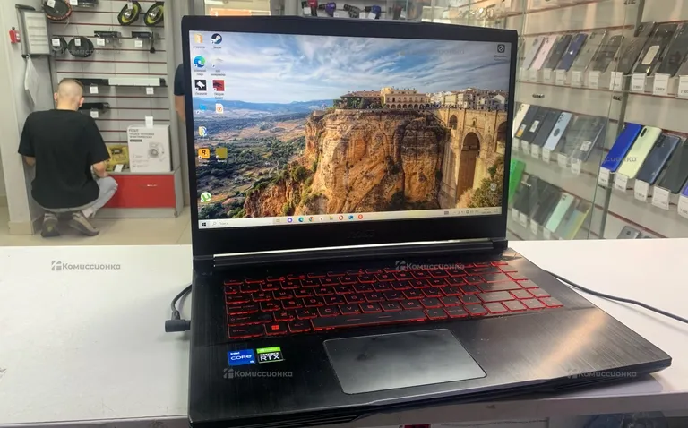 Ноутбук  MSI GF63 Thin 11UC