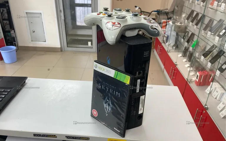 Игровая Приставка Xbox 360 E (300gb)