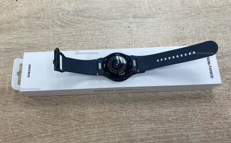 Часы Samsung Galaxy Watch FE 40mm