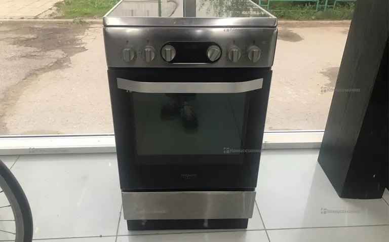 Электрическая плита Hotpoint HS5V8CCX