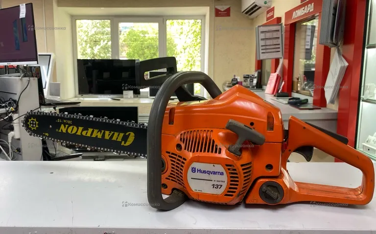 Цепная пила Husqvarna 137e