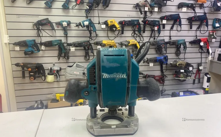 Фрезер makita RP0900
